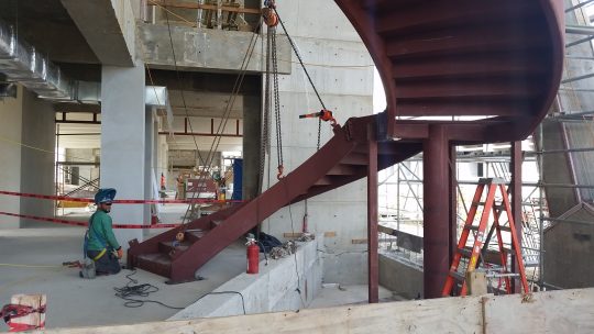 Escalera Ana G. Mendez Inst 04